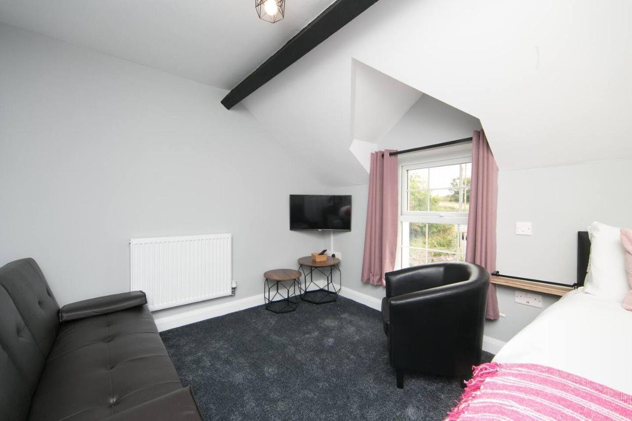 Pass The Keys Modern En-Suite Room In Country Pubrestaurant 2 Llanddona Esterno foto