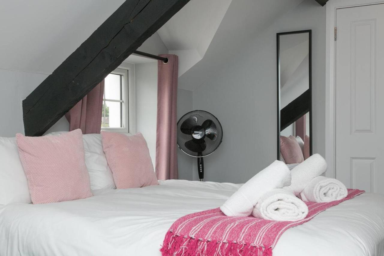Pass The Keys Modern En-Suite Room In Country Pubrestaurant 2 Llanddona Esterno foto