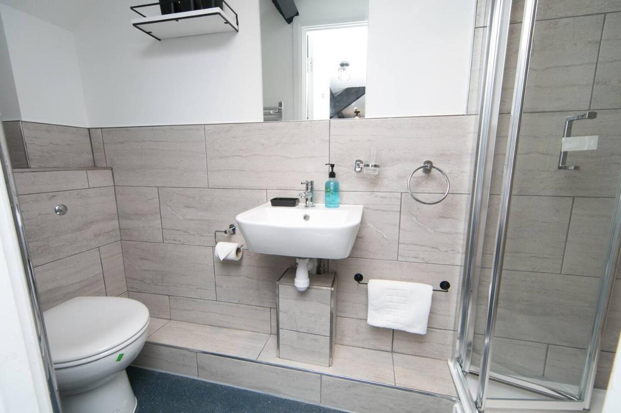 Pass The Keys Modern En-Suite Room In Country Pubrestaurant 2 Llanddona Esterno foto