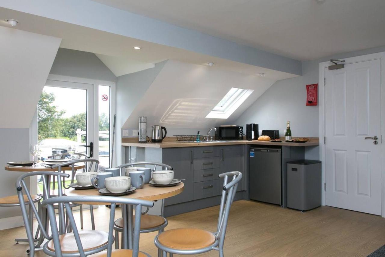 Pass The Keys Modern En-Suite Room In Country Pubrestaurant 2 Llanddona Esterno foto