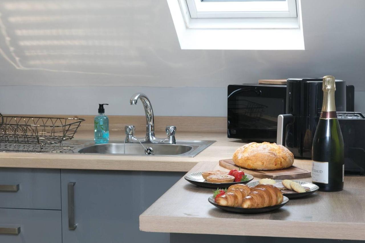 Pass The Keys Modern En-Suite Room In Country Pubrestaurant 2 Llanddona Esterno foto
