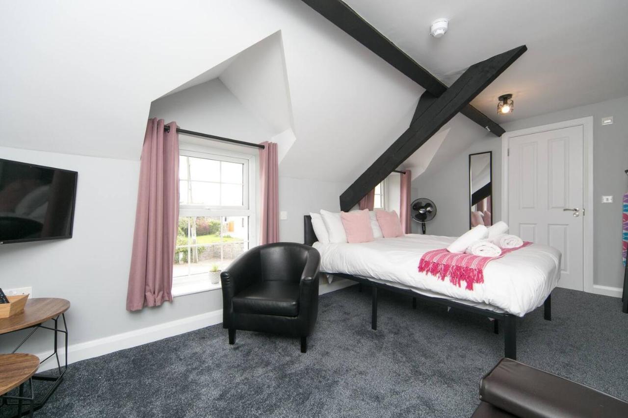 Pass The Keys Modern En-Suite Room In Country Pubrestaurant 2 Llanddona Esterno foto