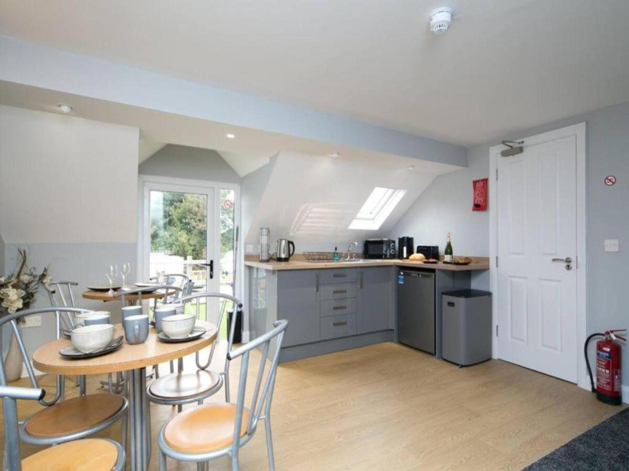 Pass The Keys Modern En-Suite Room In Country Pubrestaurant 2 Llanddona Esterno foto