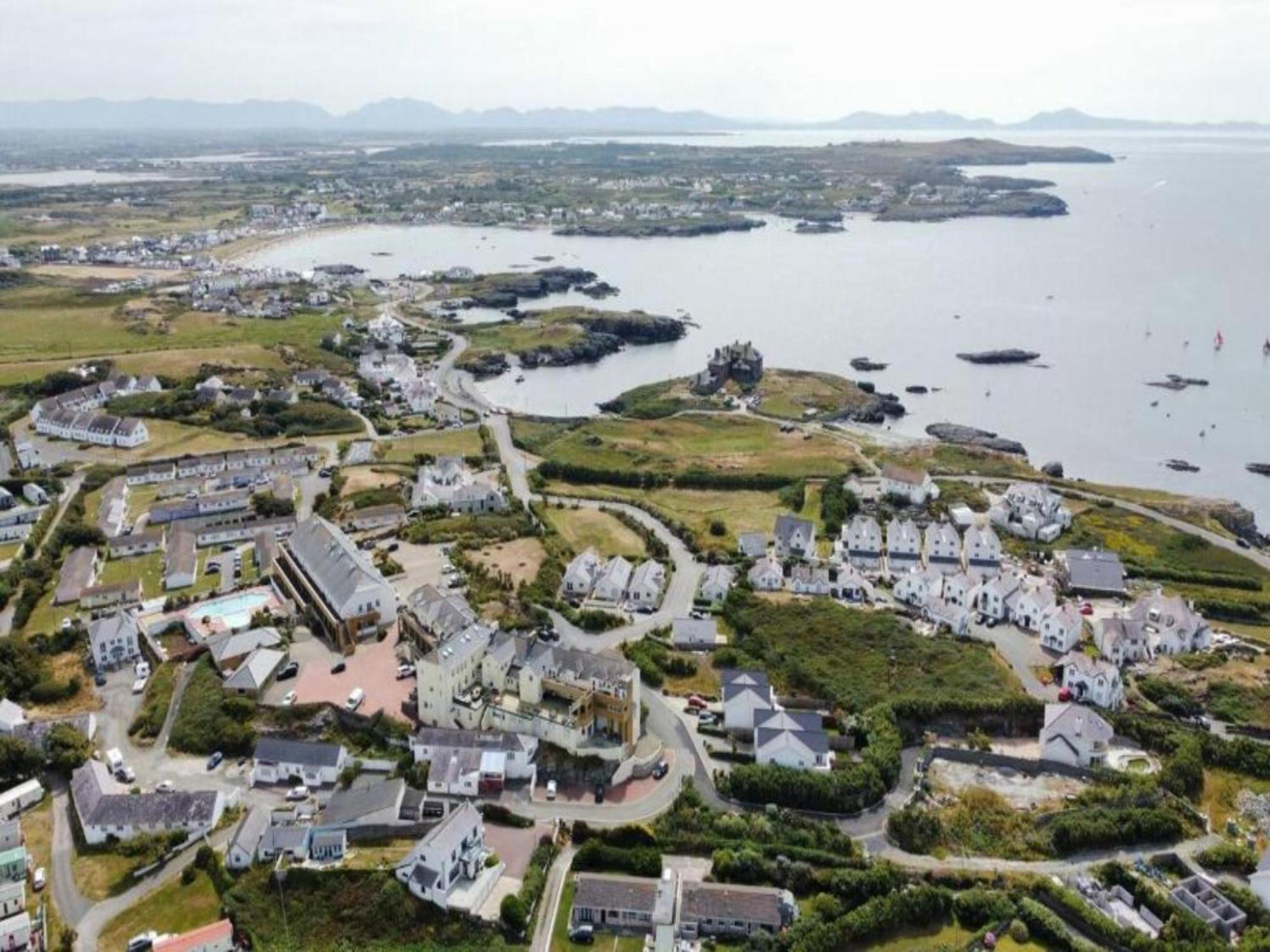 Pass The Keys Modern En-Suite Room In Country Pubrestaurant 2 Llanddona Esterno foto